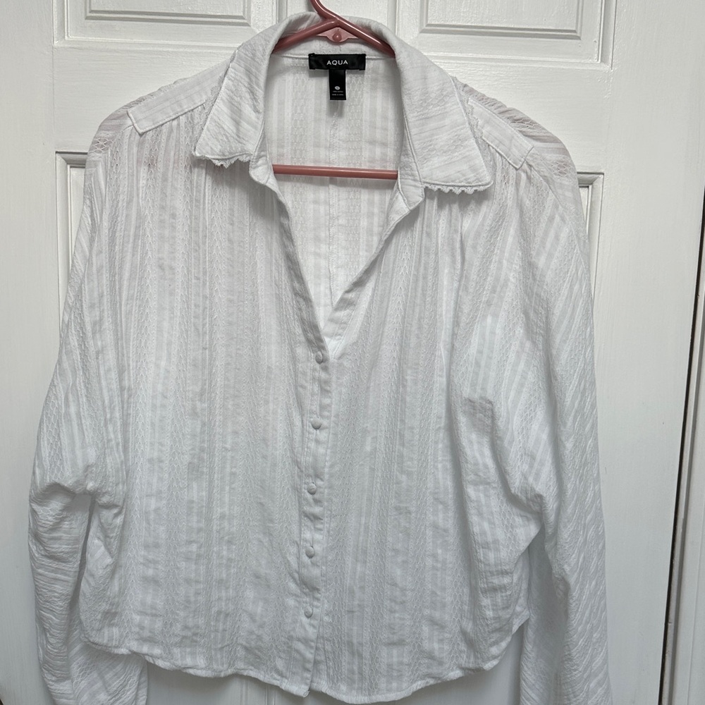 Aqua! White embroidered long sleeve top